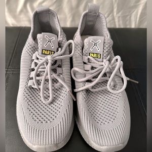 Women’s breathable lace up front sneaker